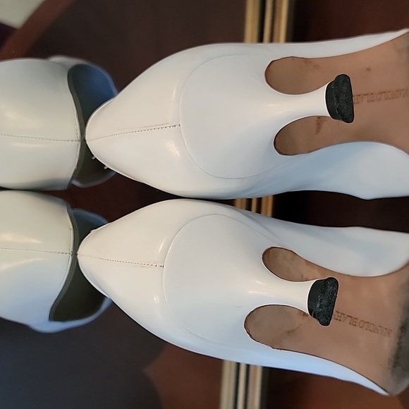 Manolo Blahnik kitten heels - Picture 5 of 8